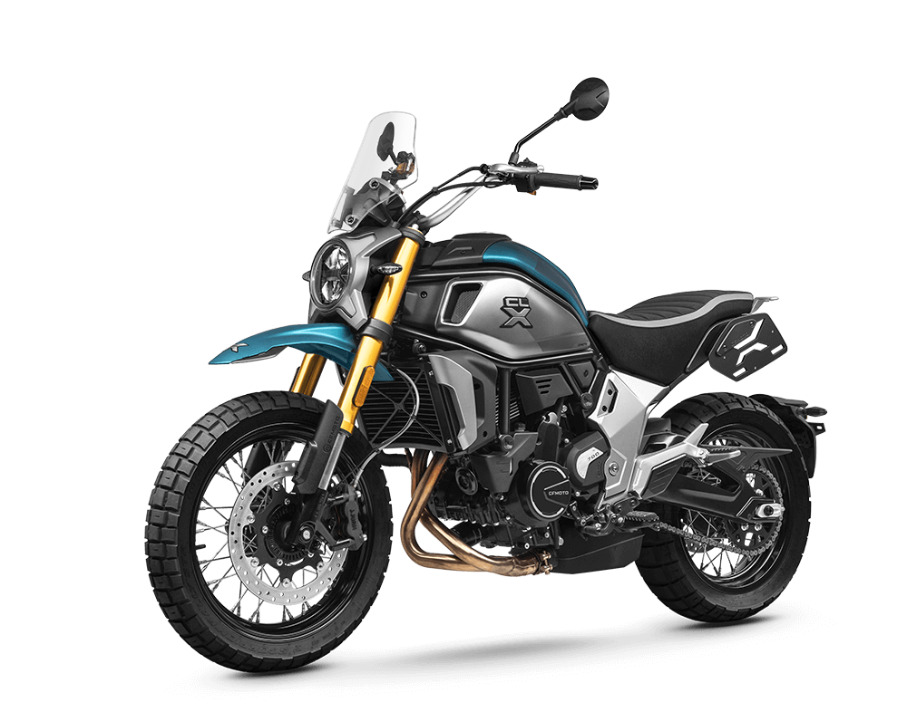 CFMOTO 700CL-X Adventure mootorratas siniste ja kuldsete detailidega